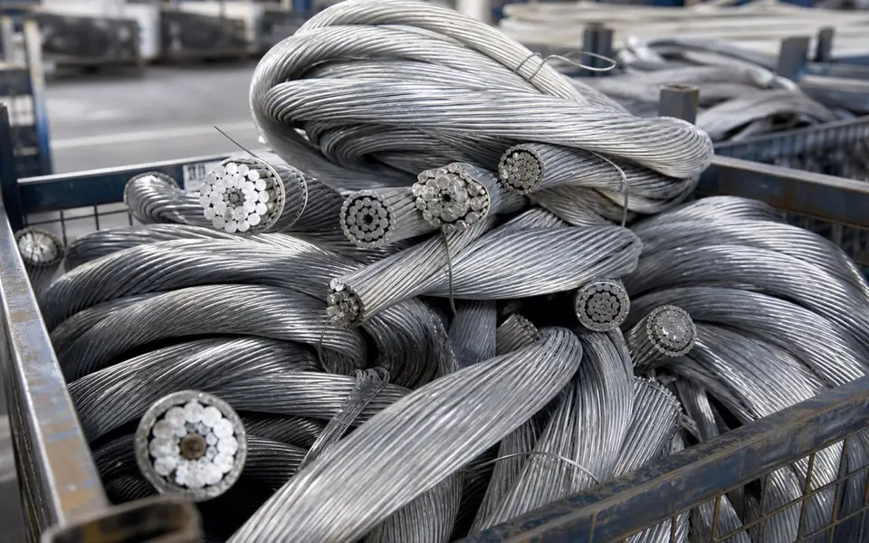 Coiled and cut stranded aluminium conductor cable scrap